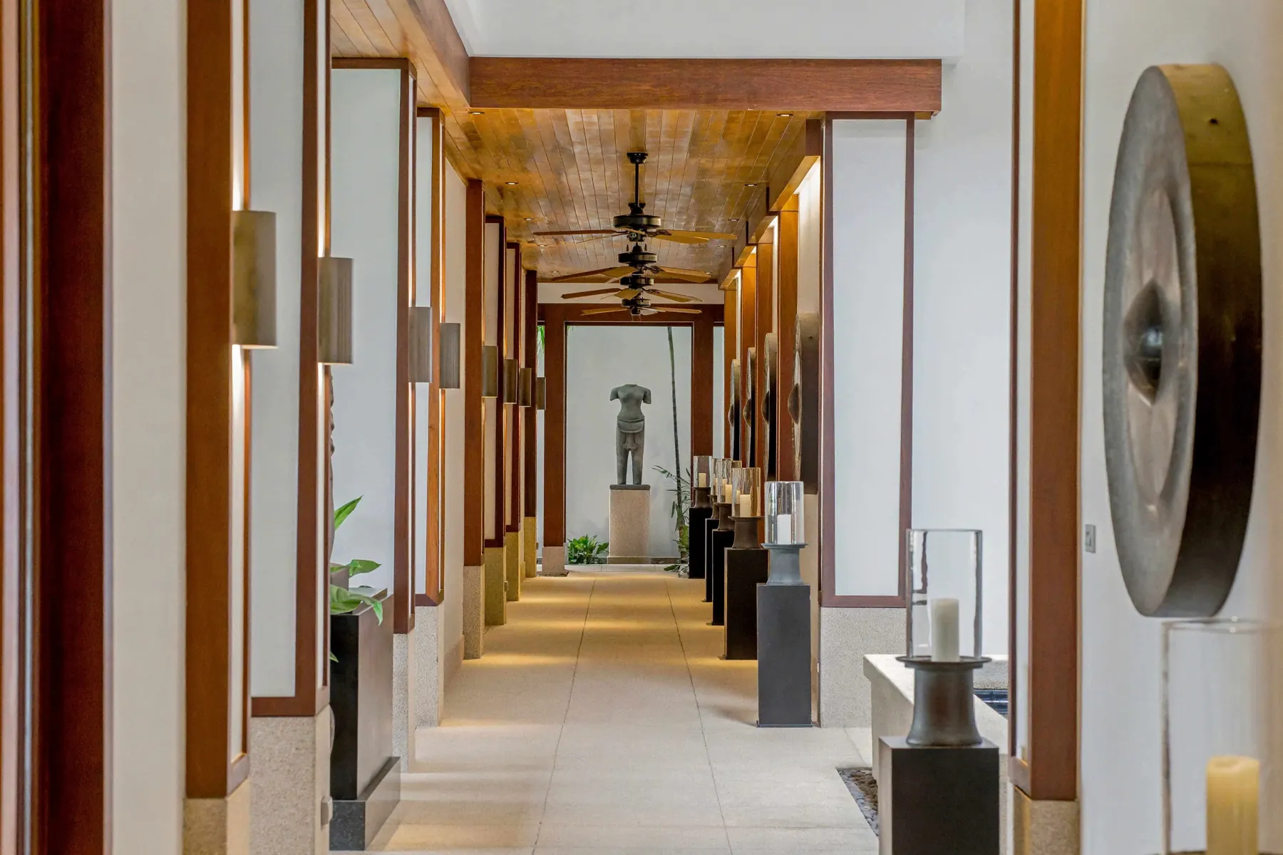 Bedroom 3 entrance corridor