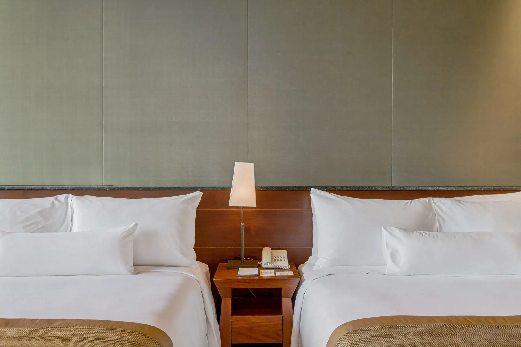 Bedroom 4 beds detail