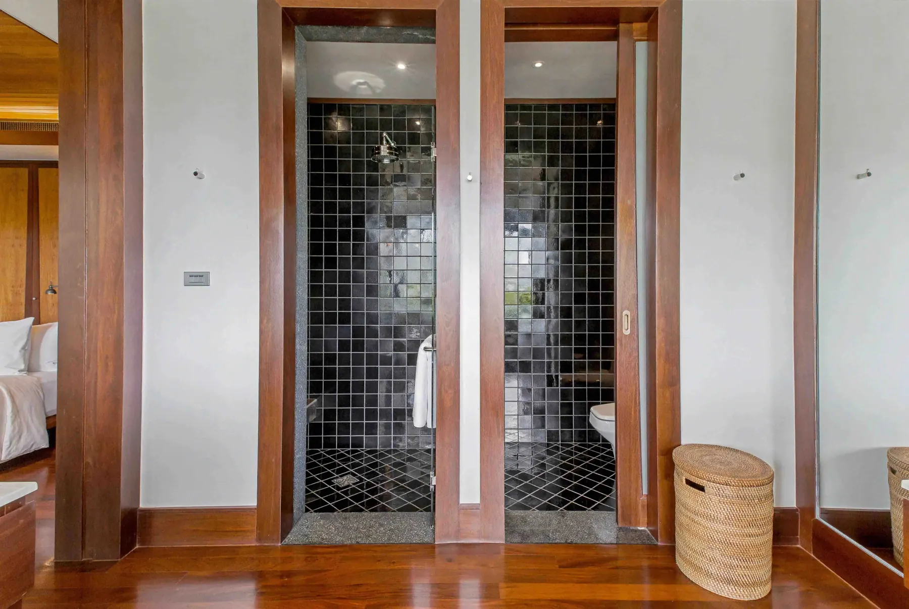 Bedroom 5 ensuite shower