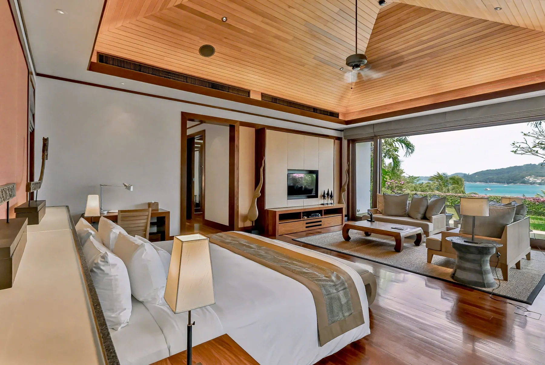 Master suite with king bed and sea view